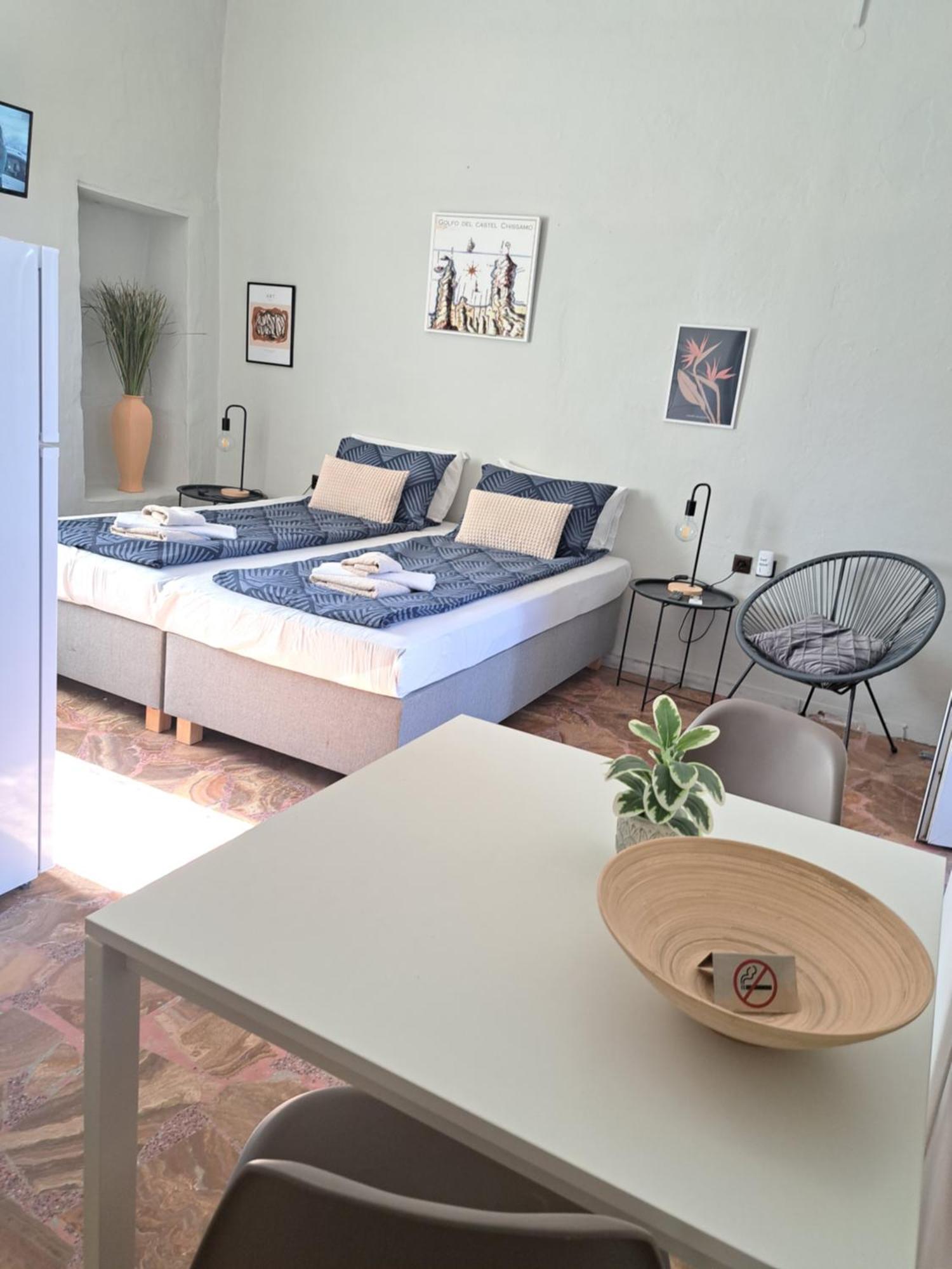 Garden Rooms Pirgos Psilonerou エクステリア 写真