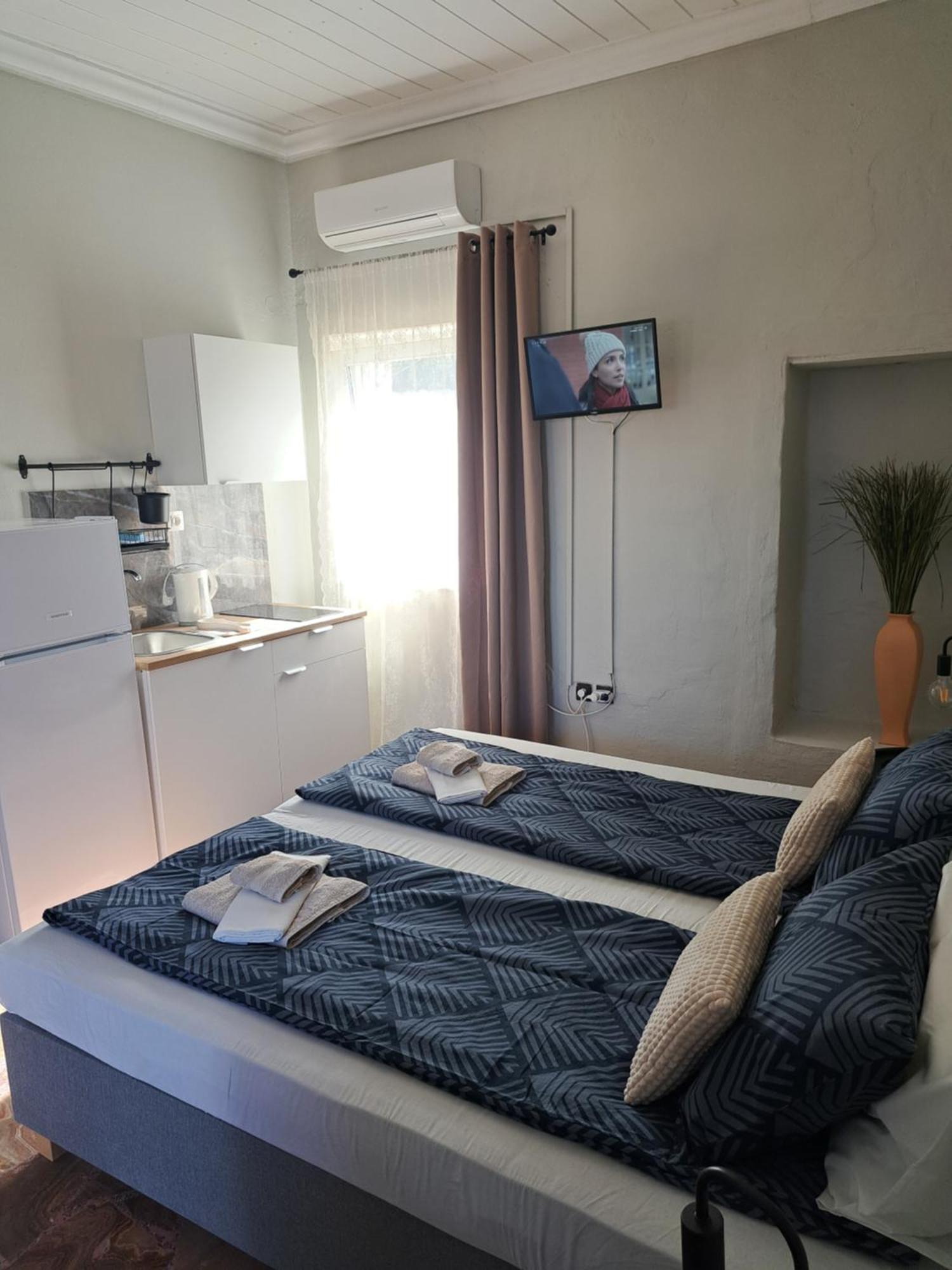 Garden Rooms Pirgos Psilonerou エクステリア 写真
